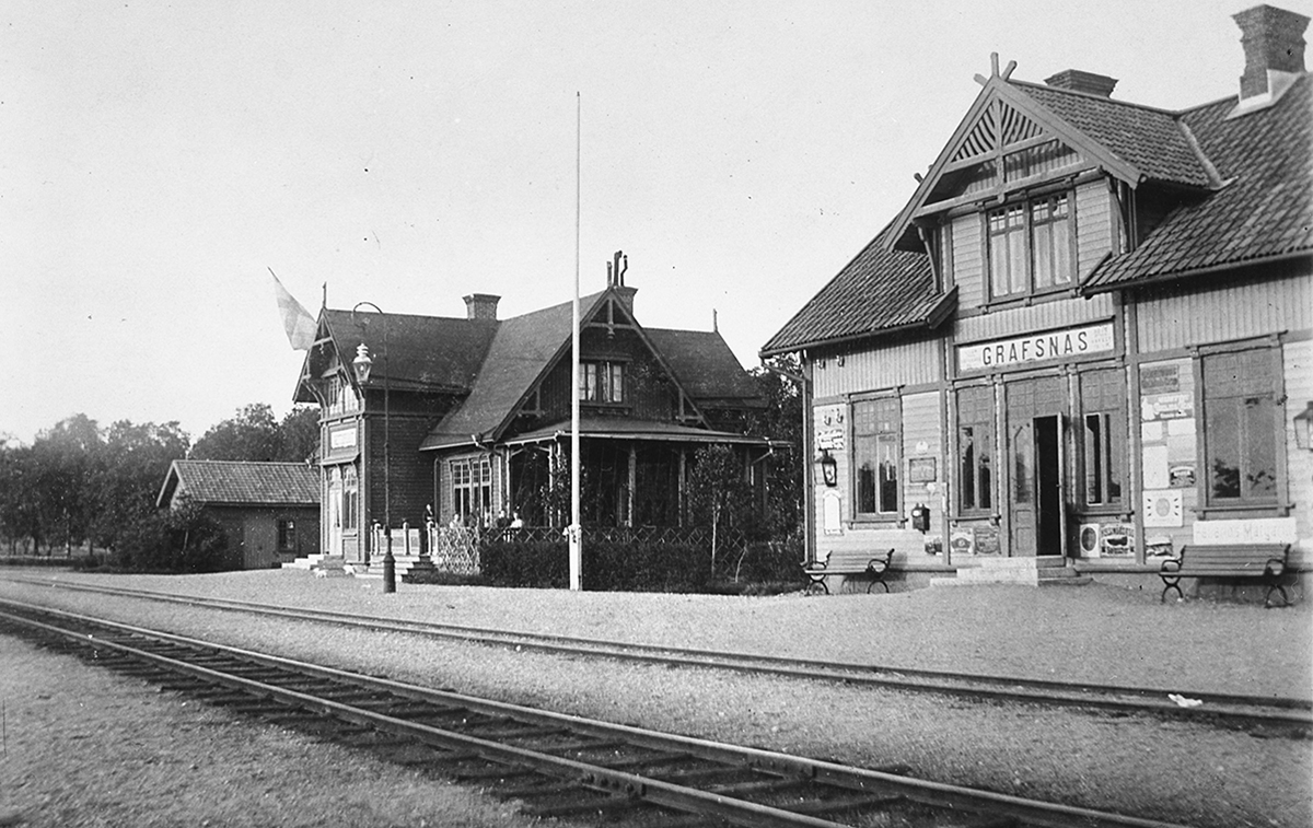 Grsns stationshus eldhrjades 1914, ett nytt uppfrdes 1922