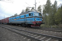 13 september 2005. Ett av tgoperatren Hector Rails godstg passerar Ovansj i 90 km/t