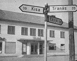 Ungefr lika - lngt till Eksj, Trans och Kisa. Ska Trans sl ut Eksj som nrmaste stad fr sterbymo moderna, utvecklingskraftiga samhlle?