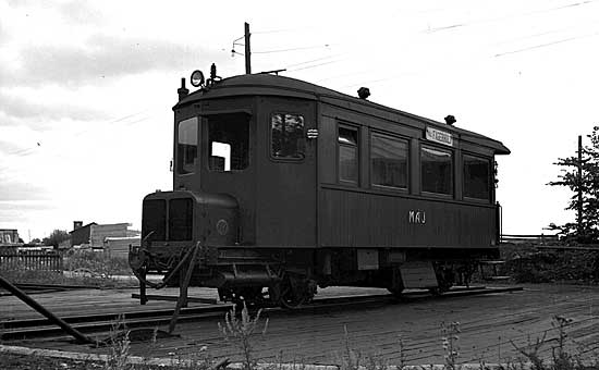 Railcar No 10 at the turntable in Mnsters year 1930