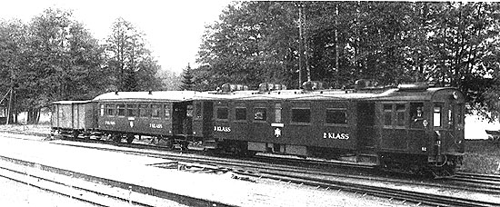 Motorvagnstg p NJ omkring r 1925. Motorvagnen (X52) tillverkad av Scania Vabis och Sdertelge Verkstder 1916. Multiple-unit train at NJ year 1925