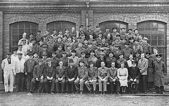 Maskiningenjren, frrdsfrvaltare, kontorspersonal, verkmstare och personal i verkstder och frrd i Finspng 1944.