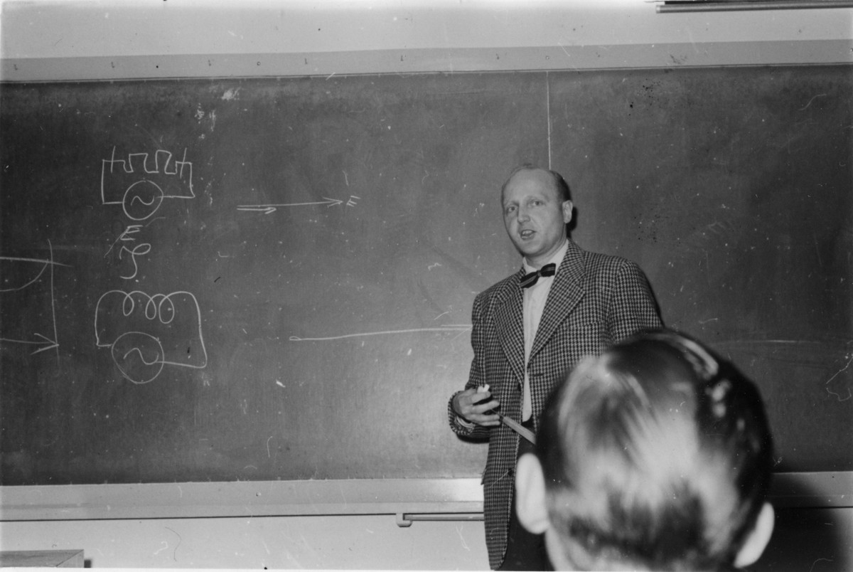 SJ. Ingenjr Sjstrm undervisar vid lokfrarkurs i Stockholm 1957