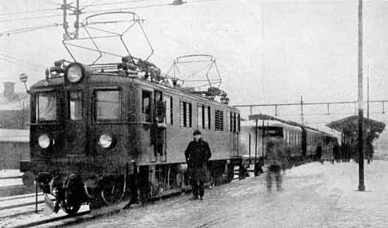 The first electric tran at the line Falköping - Katrineholm March 11 1926