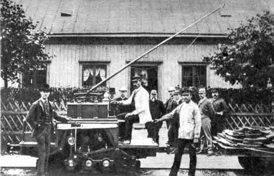 Sverige första ehentliga elektriska järnbana togs i bruk i juli 1890 vid Boxholms järnbruk.