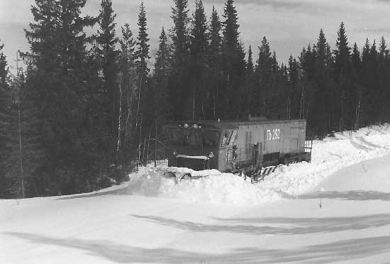 Engine Tb 292  at the line obliterated by snow