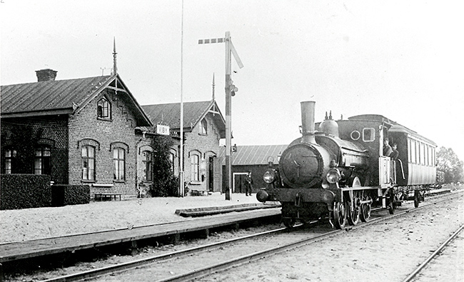 Viby Station någon gång mellan 1915-1920, CHJ lok nummer 5