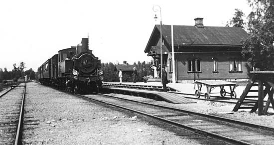 Eklngen station 1915. engine No. 5