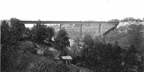 The railwat bridge over  the river Billstaån