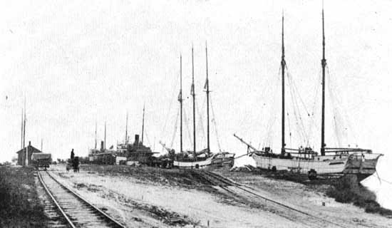 Klintehamn harbor aroud year 1925.