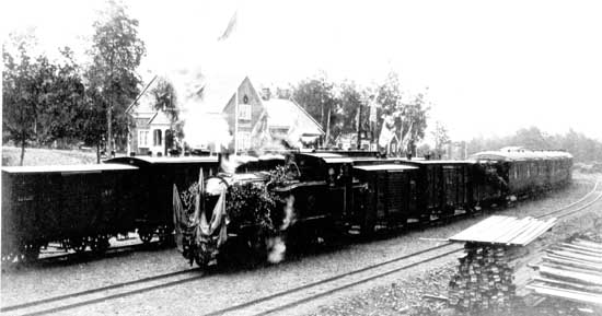 Älghultsby station August 1923. The first official train arrives to the station